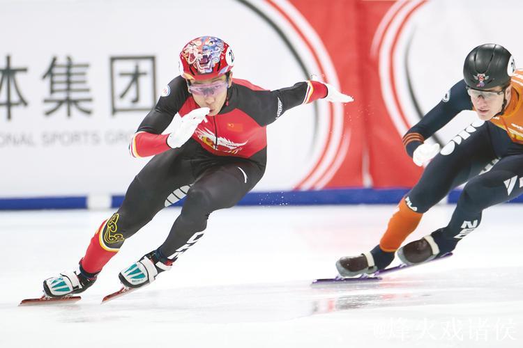 冬奥会冰球测试赛在米兰进行 冬奥会冰球测试赛在米兰进行